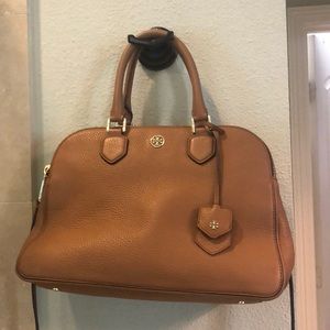 Authentic Tory Burch handbag. Excellent condition